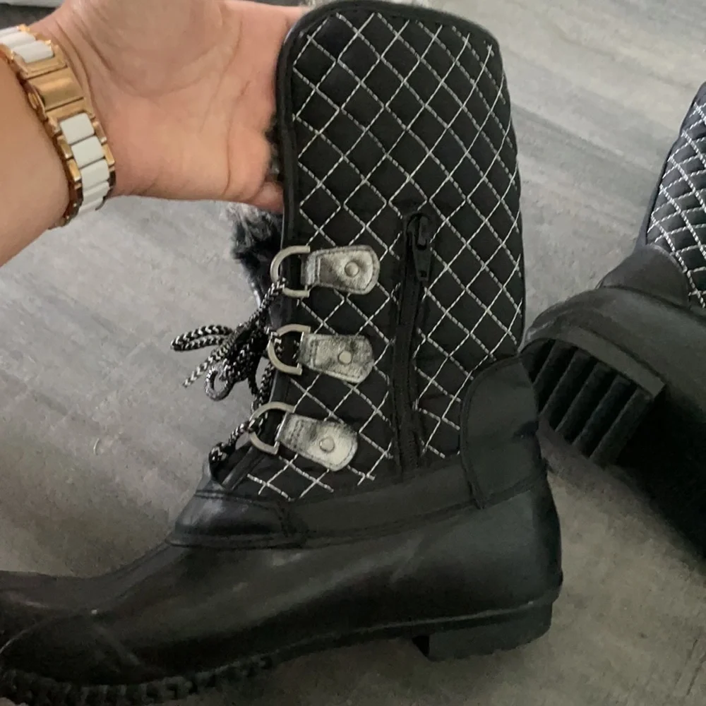 Stevies Black Faux Fur Duck Boots Girls 5